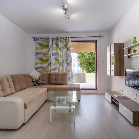 Apartment Maestral *