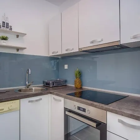 Apartment Maestral *